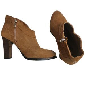 Crown Vintage tan ankle booties size 8